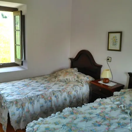 Cuetu Del Pradon Holiday home Pineres
