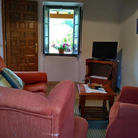 Cuetu Del Pradon Holiday home *
